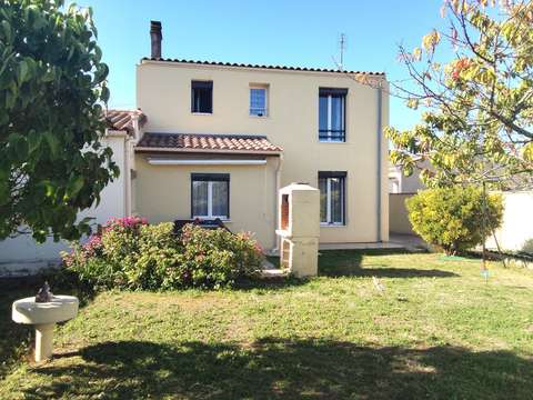 Vente maison 4 pièces Pons 17