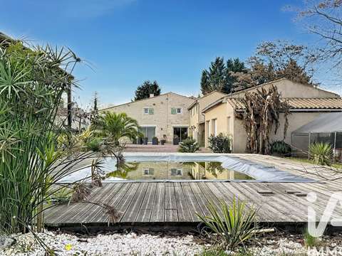 Vente maison 9 pièces Pons 17