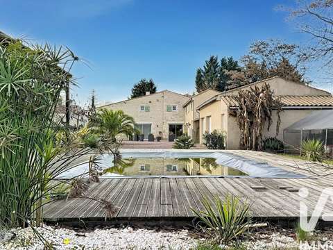 Vente maison 9 pièces Pons 17