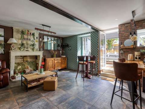 Vente maison 6 pièces Pons 17