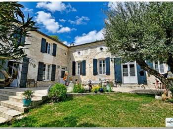 Vente maison 11 pièces Pons 17