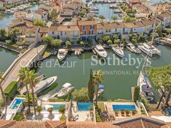Vente maison 5 pièces Port-grimaud 83