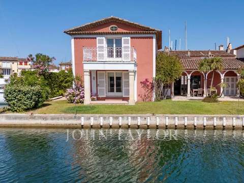 Vente maison 6 pièces Port-grimaud 83