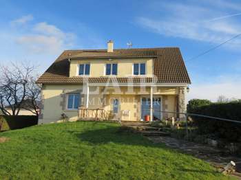 Vente maison 5 pièces Pre-en-Pail 53