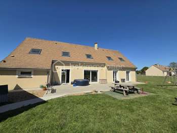 Vente maison 10 pièces Pruillé-l'Éguillé 72