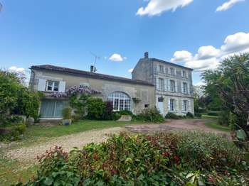 Vente maison 9 pièces Puymoyen 16