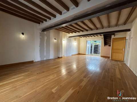 Vente maison 9 pièces Quelaines-Saint-Gault 53