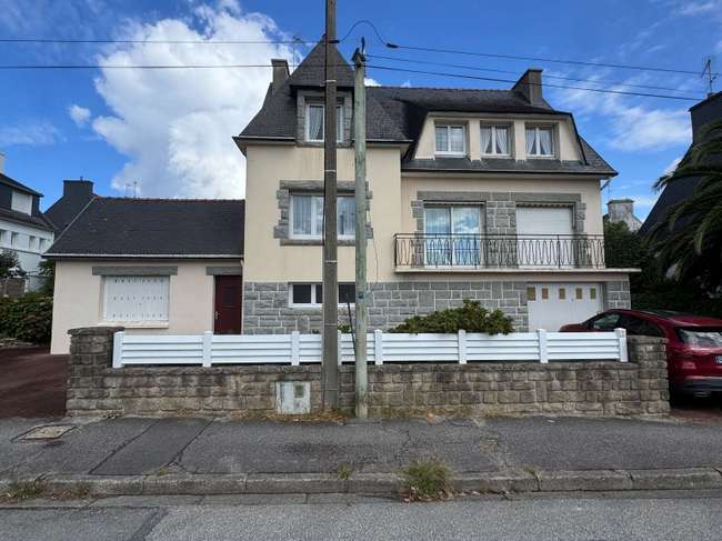 Maison 8 pièces 200 m² · à Quimper · 200 m² · 300 000 €