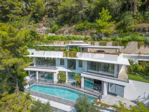 Vente maison 8 pièces Roquebrune-Cap-Martin 06