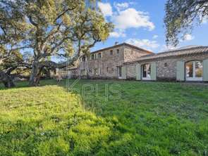 Vente Maison 9 chambresRoquebrune-sur-Argens