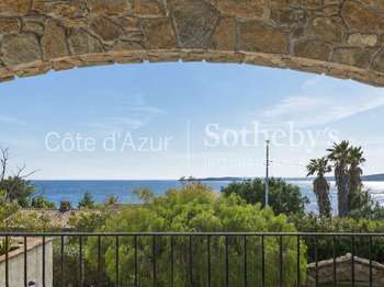 Maison 10 pièces 250 m² · à Roquebrune-sur-Argens · 250 m² · 2 290 000 €