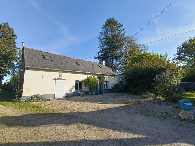 Maison 5 pièces 94 m² · à Roudouallec · 94 m² · 127 000 €