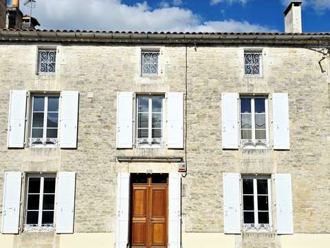 Vente maison 15 pièces Rouillac 16