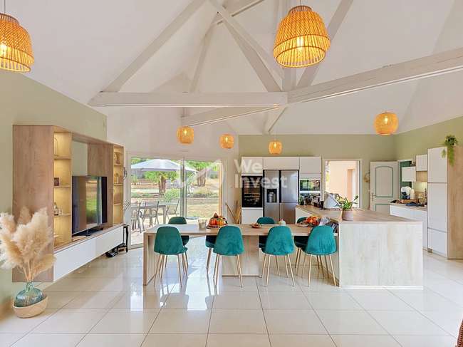 Maison 8 pièces 204 m² · à Rouillon · 204 m² · 600 000 €