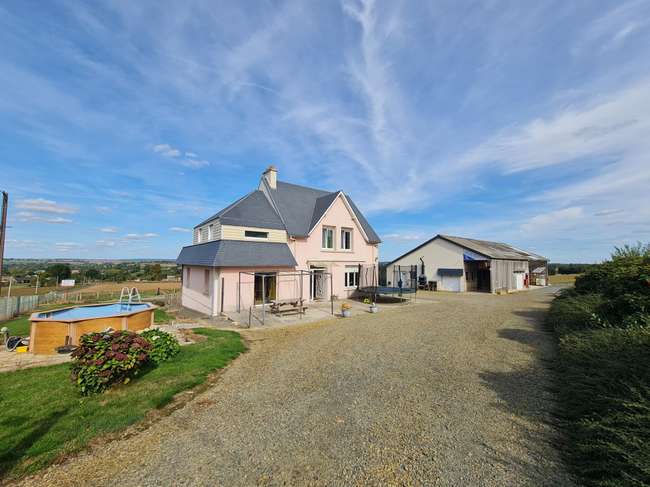 Maison 6 pièces 182 m² · à Vire Normandie · 182 m² · 332 000 €
