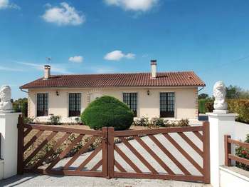 Maison 4 pièces 85 m² · à Roumazières-Loubert · 85 m² · 107 000 €