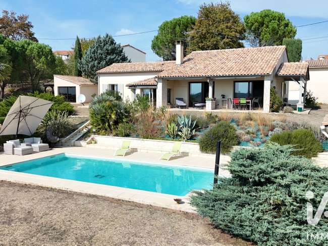 Maison 5 pièces 160 m² · à Ruelle-sur-Touvre · 160 m² · 399 900 €