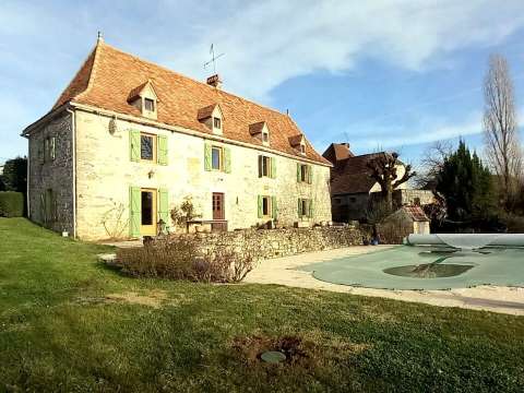 Vente maison 5 pièces Rueyres 46