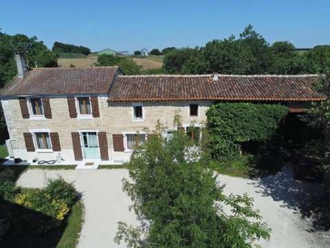 Vente maison 9 pièces Ruffec 16