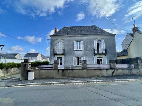 Vente maison 10 pièces Sablé-Sur-Sarthe Centre 72