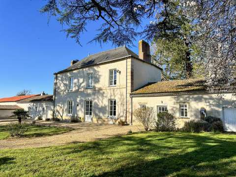 Vente maison 10 pièces Saint-Aignan-Grandlieu 44