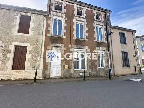 Vente maison 4 pièces Saint-Amand-sur-Sèvre 79