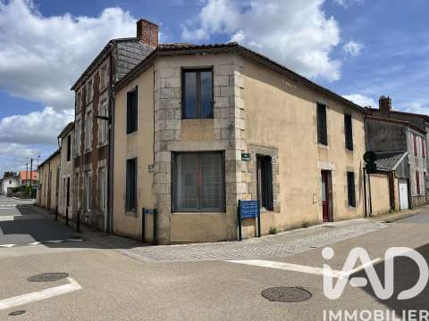Vente maison 5 pièces Saint-Amand-sur-Sèvre 79