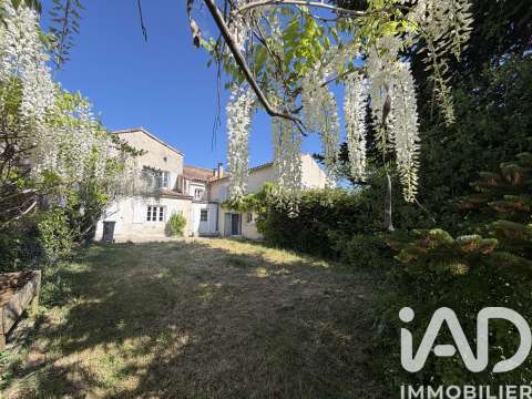 Vente maison 8 pièces Saint-Amant-de-Boixe 16