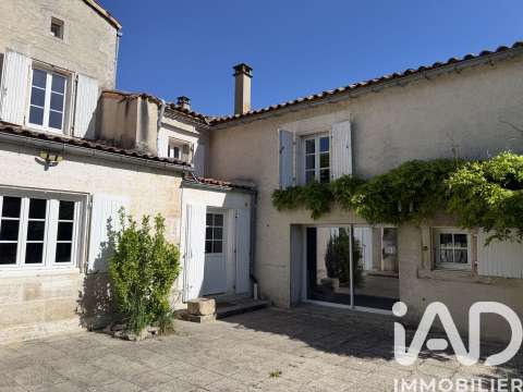 Vente maison 8 pièces Saint-Amant-de-Boixe 16