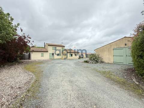 Vente maison 8 pièces Saint-André-Goule-d'Oie 85