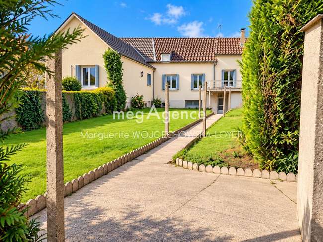 Maison 4 pièces 80 m² · à Saint-Aubin-de-Locquenay · 80 m² · 86 000 €