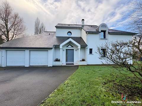 Vente maison 8 pièces Saint-Berthevin 53