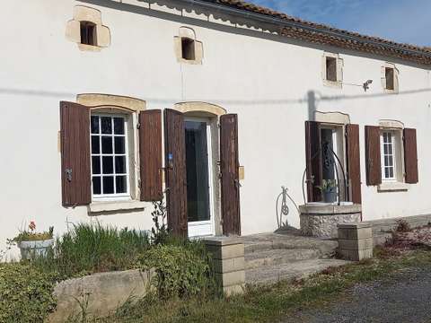 Vente maison 5 pièces Saint-Bonnet-sur-Gironde 17