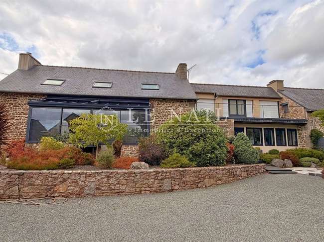 Maison 7 pièces 180 m² · à Saint-Brieuc · 180 m² · 475 000 €