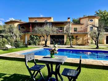 Vente maison 8 pièces Saint-Cézaire-sur-Siagne 06