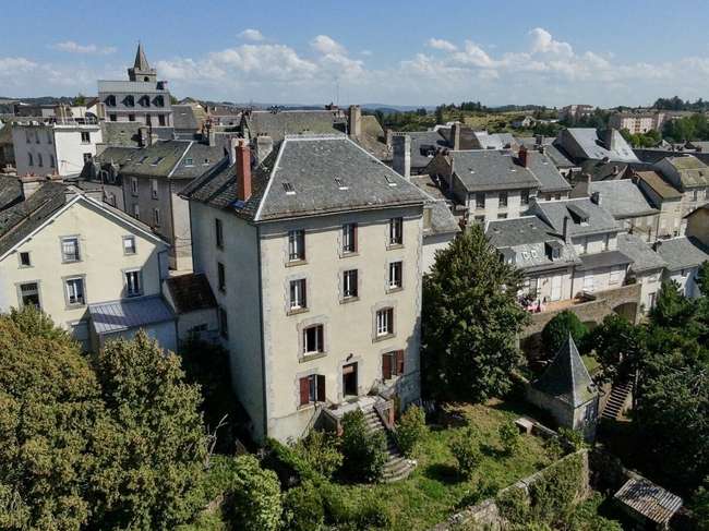 Maison 3 pièces 325 m² · à Saint-Chély-d'Apcher · 325 m² · 160 000 €