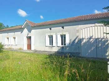 Vente maison 5 pièces Saint-Ciers-Champagne 17