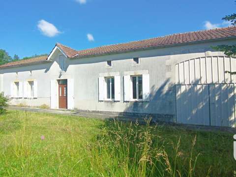 Vente maison 5 pièces Saint-Ciers-Champagne 17