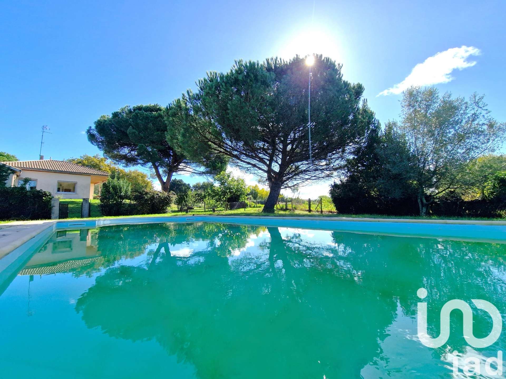 Vente Maison Piscine à Saint-Ciers-sur-Gironde (33820) : à vendre