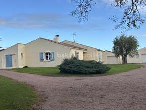 Vente Maison 3 chambresSaint-Cyr-des-Gâts