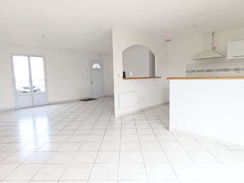 Vente maison 4 pièces Saint-Cyr-du-Doret 17