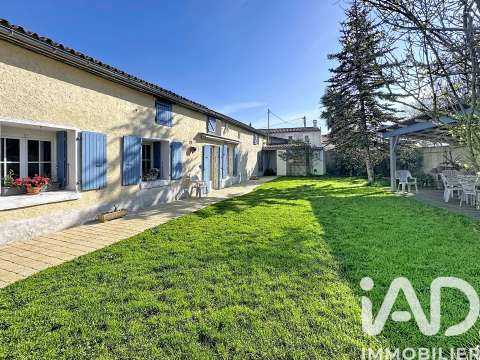 Vente maison 6 pièces Saint-Cyr-du-Doret 17