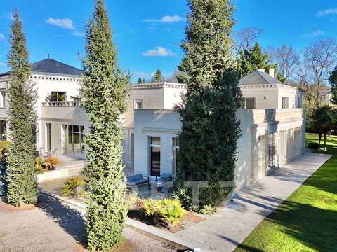 Vente maison 10 pièces Saint-Cyr-sur-Loire 37