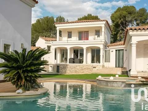 Vente maison 11 pièces Saint-Cyr-sur-Mer 83