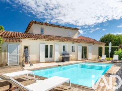 Vente maison 5 pièces Saint-Cyr-sur-Mer 83