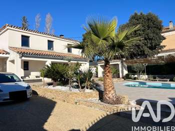 Vente maison 8 pièces Saint-Cyr-sur-Mer 83