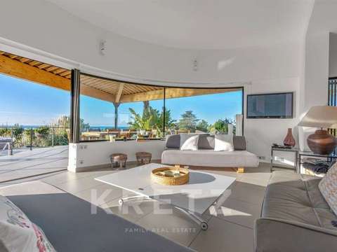 Vente maison 9 pièces Saint-Cyr-sur-Mer 83