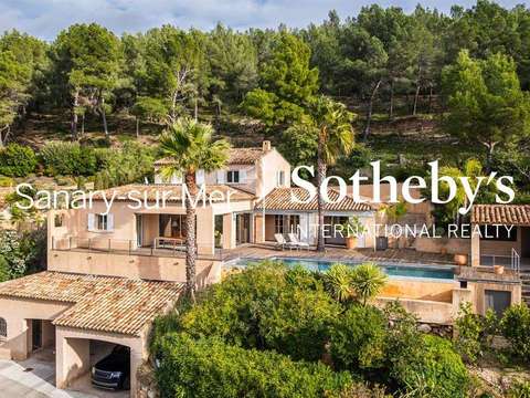 Vente maison 8 pièces Saint-Cyr-sur-Mer 83