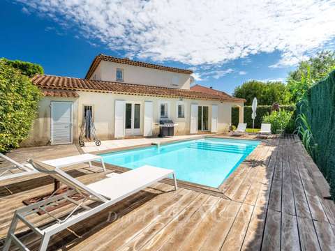 Vente maison 6 pièces Saint-Cyr-sur-Mer 83