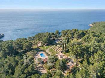 Vente maison 9 pièces Saint-Cyr-sur-Mer 83